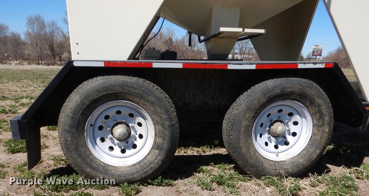 image for item DG5762 2008 Meridian 220 seed tender