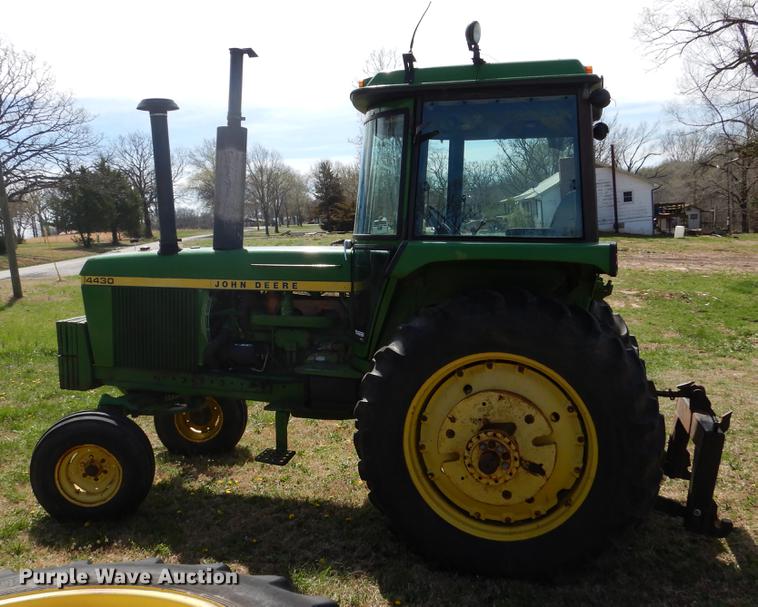 image for item DY9798 1974 John Deere 4430 tractor