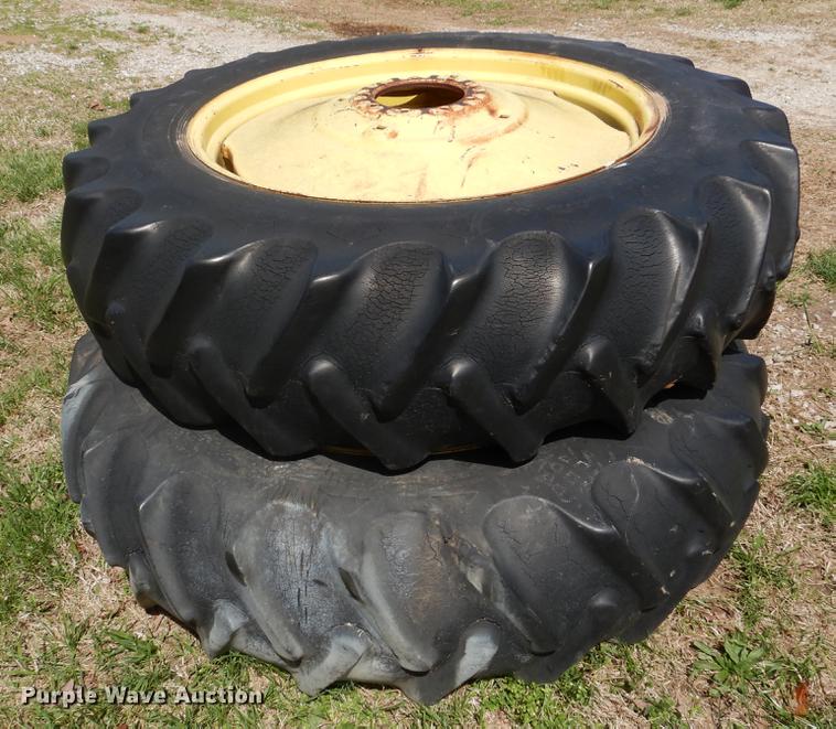 image for item DY9798 1974 John Deere 4430 tractor