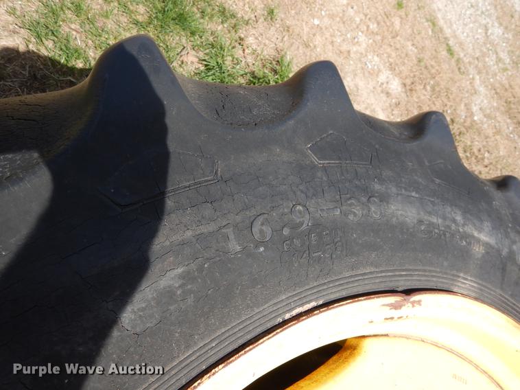 image for item DY9798 1974 John Deere 4430 tractor