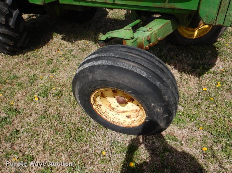 image for item DY9798 1974 John Deere 4430 tractor