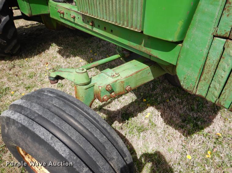 image for item DY9798 1974 John Deere 4430 tractor
