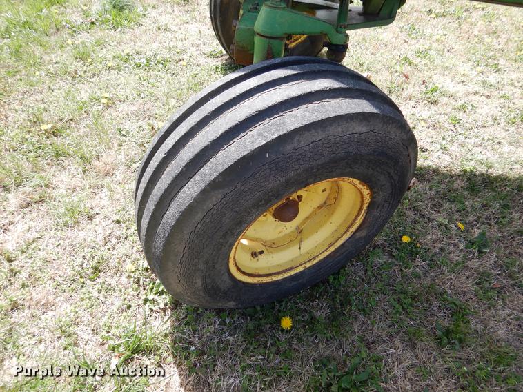 image for item DY9798 1974 John Deere 4430 tractor