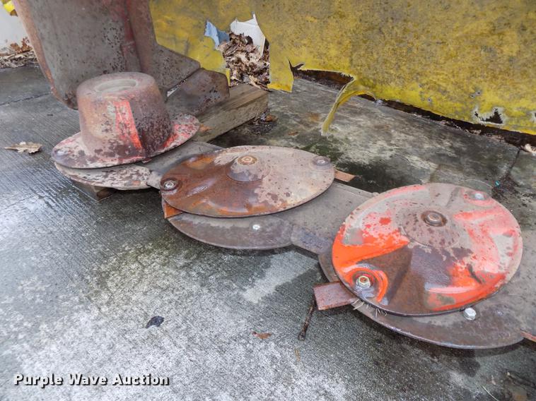 image for item DZ9679 New Holland 462 disc mower