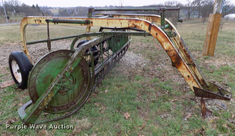 image for item DZ9680 John Deere 894A hay rake