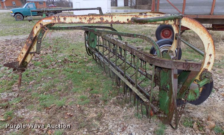 image for item DZ9680 John Deere 894A hay rake