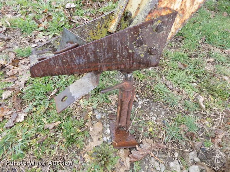 image for item DZ9680 John Deere 894A hay rake