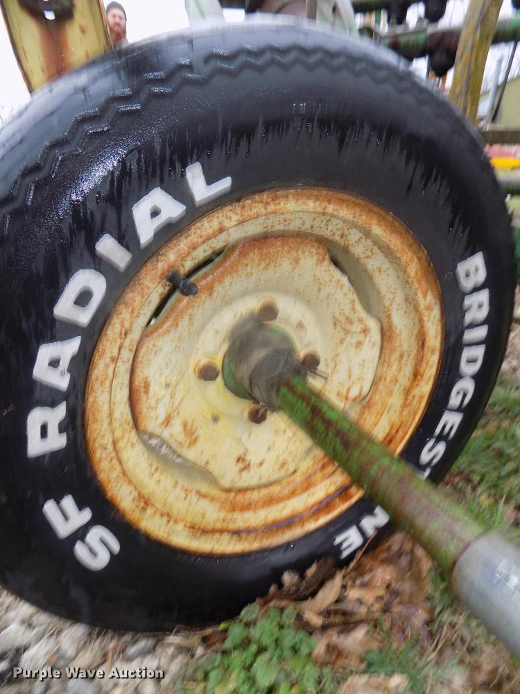 image for item DZ9680 John Deere 894A hay rake