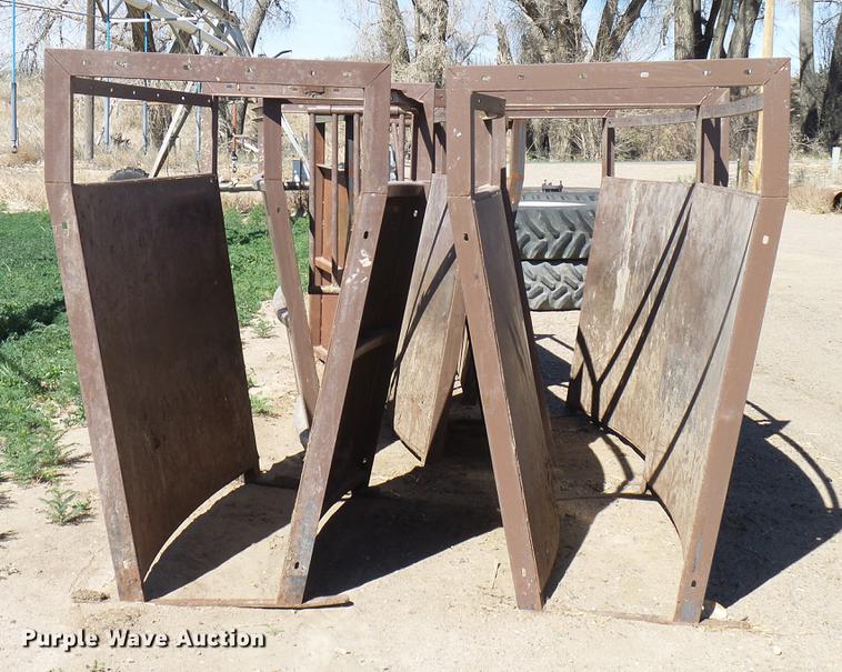 image for item EP9605 Livestock alley way