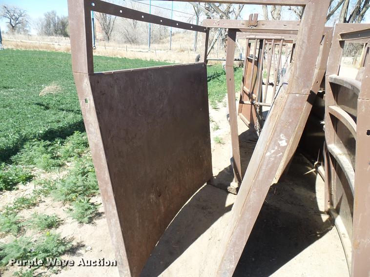 image for item EP9605 Livestock alley way