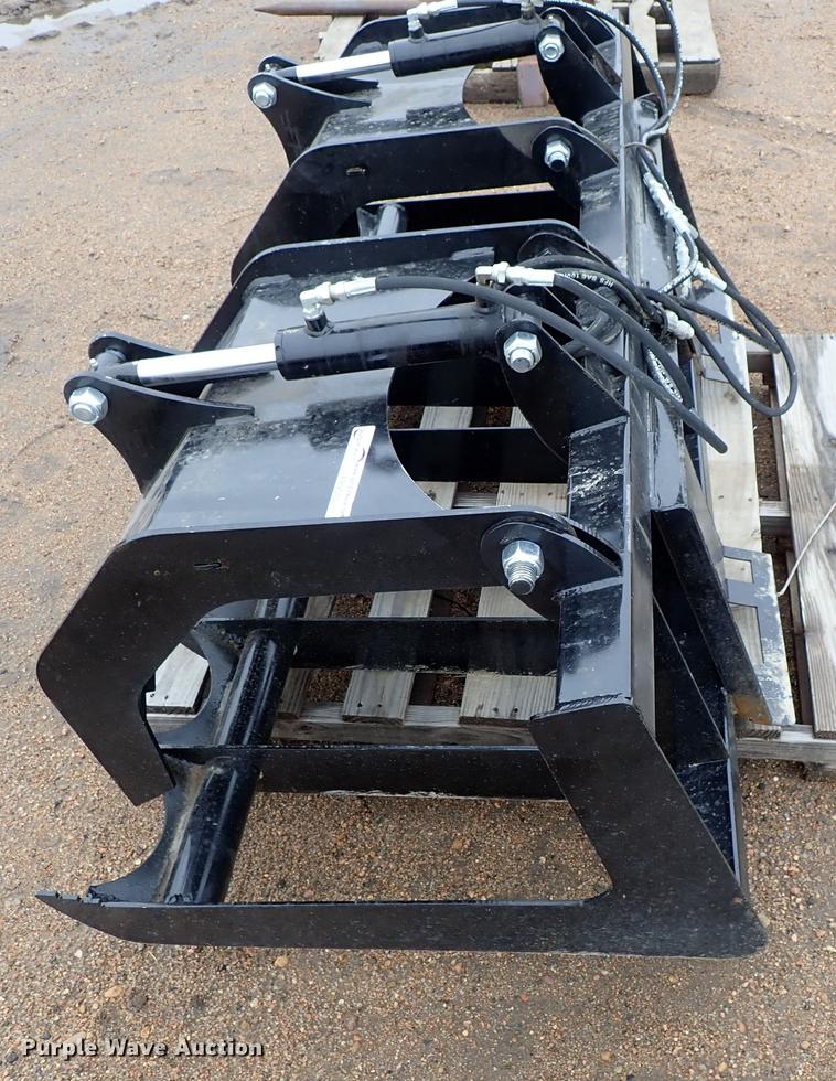 Brute grapple bucket in Kinsley, KS Item FB9010 sold Purple Wave