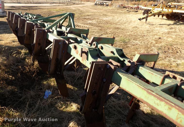 image for item FE9270 BC Sub-Mulcher in-line ripper