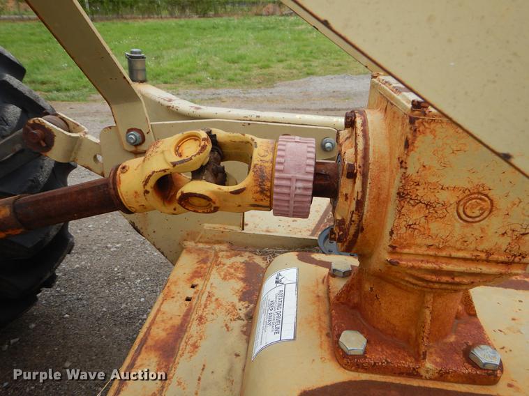 image for item FH9310 2000 John Deere 4300 SST tractor