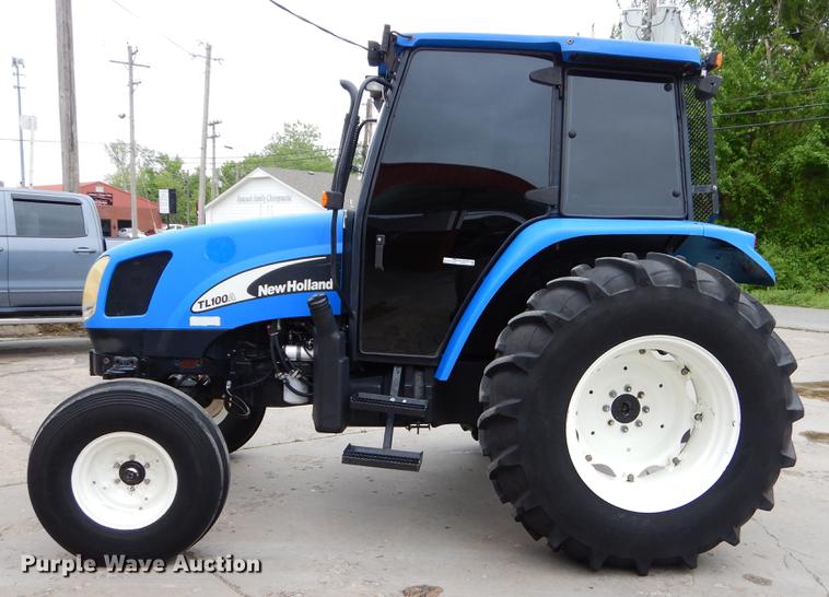 image for item FH9317 New Holland TL100A tractor