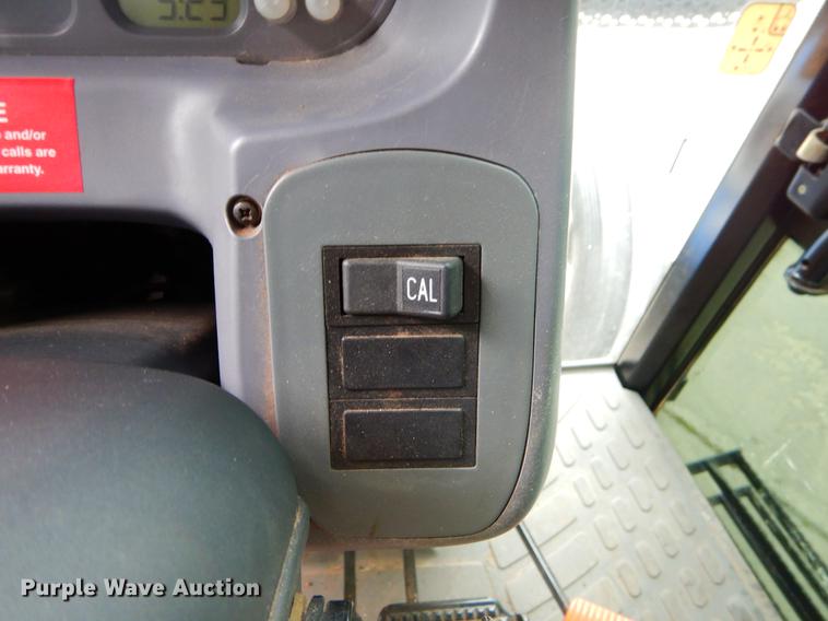 image for item FH9317 New Holland TL100A tractor