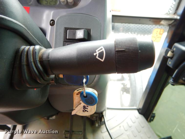 image for item FH9317 New Holland TL100A tractor