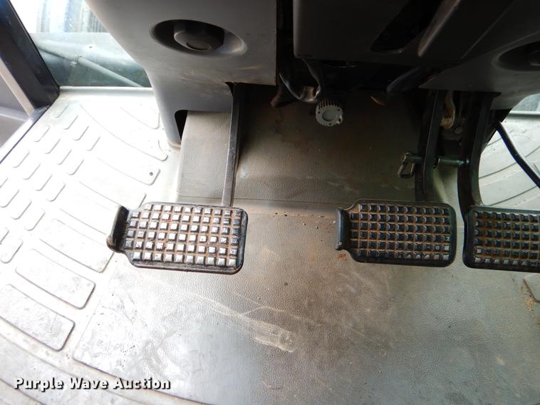 image for item FH9317 New Holland TL100A tractor