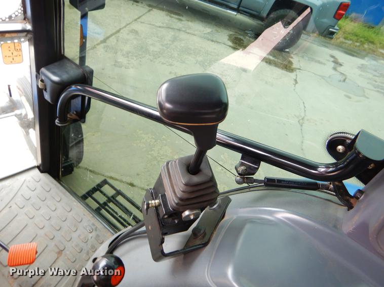 image for item FH9317 New Holland TL100A tractor