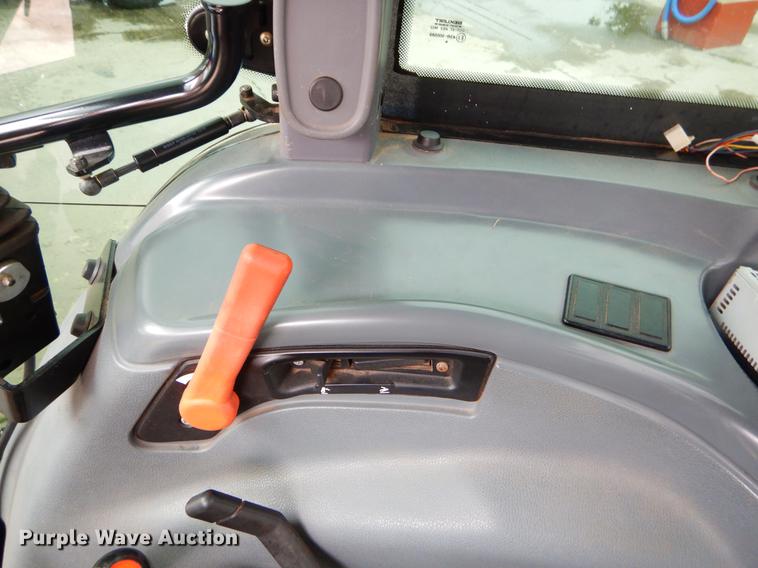 image for item FH9317 New Holland TL100A tractor