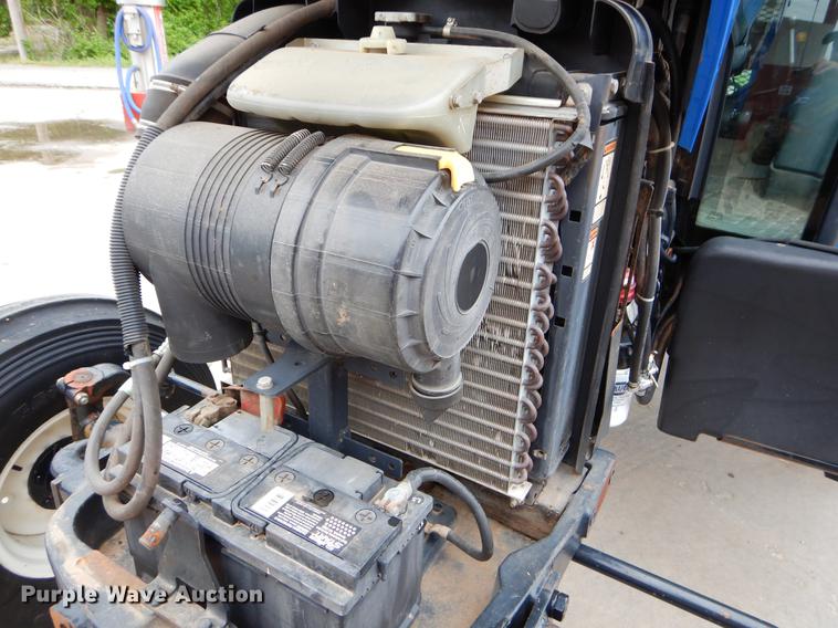 image for item FH9317 New Holland TL100A tractor