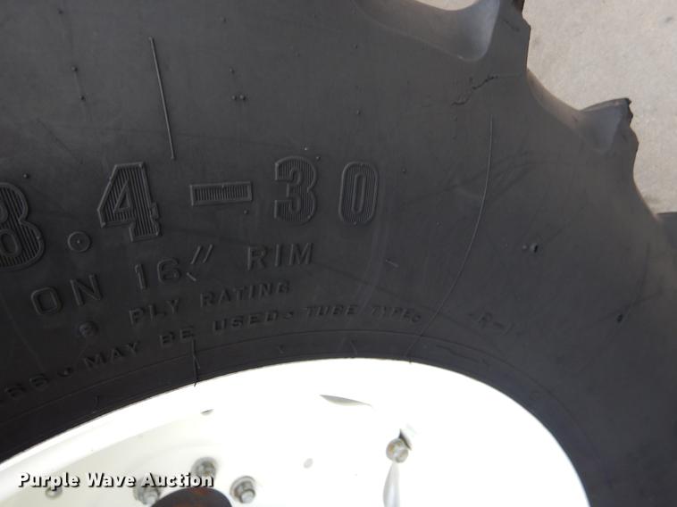 image for item FH9317 New Holland TL100A tractor