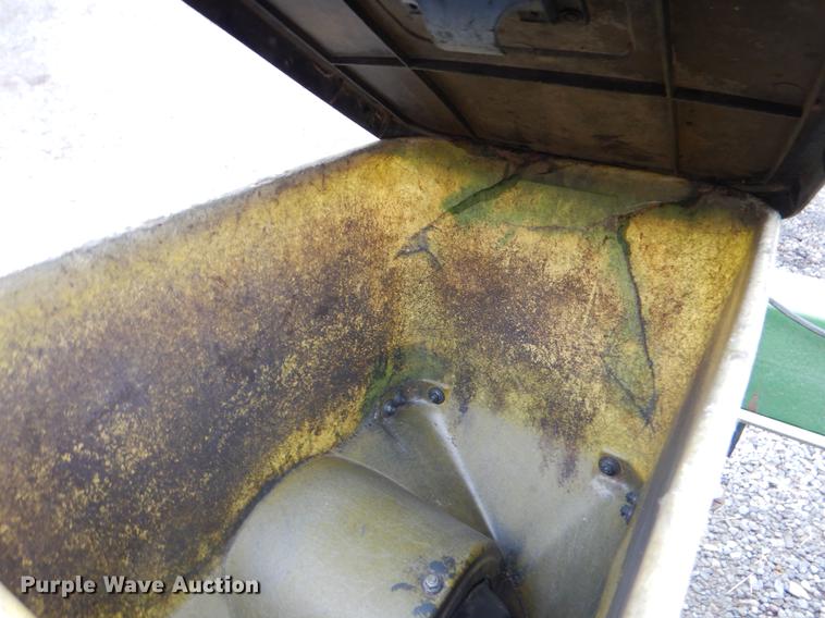 image for item FH9332 John Deere 7000 planter