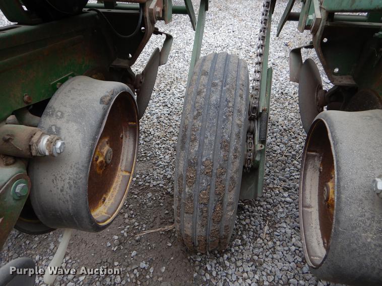 image for item FH9332 John Deere 7000 planter