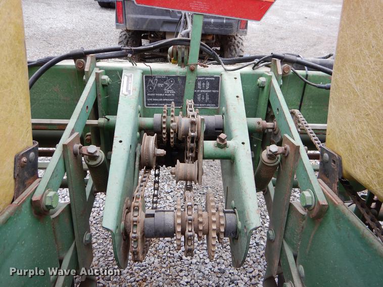 image for item FH9332 John Deere 7000 planter