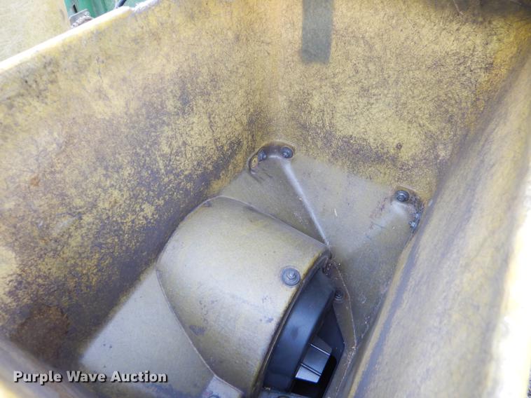 image for item FH9332 John Deere 7000 planter