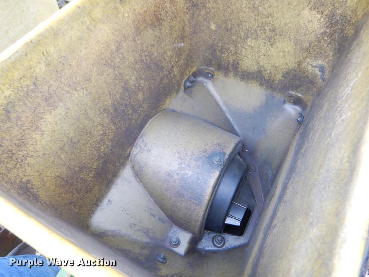 image for item FH9332 John Deere 7000 planter