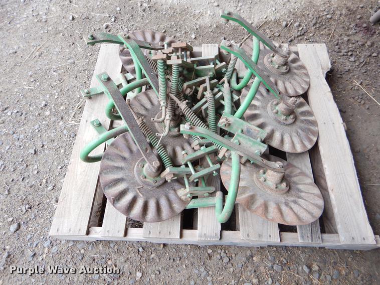 image for item FH9332 John Deere 7000 planter