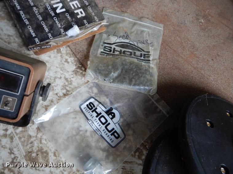 image for item FH9332 John Deere 7000 planter