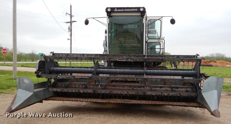 image for item FH9335 1982 Gleaner F2 combine