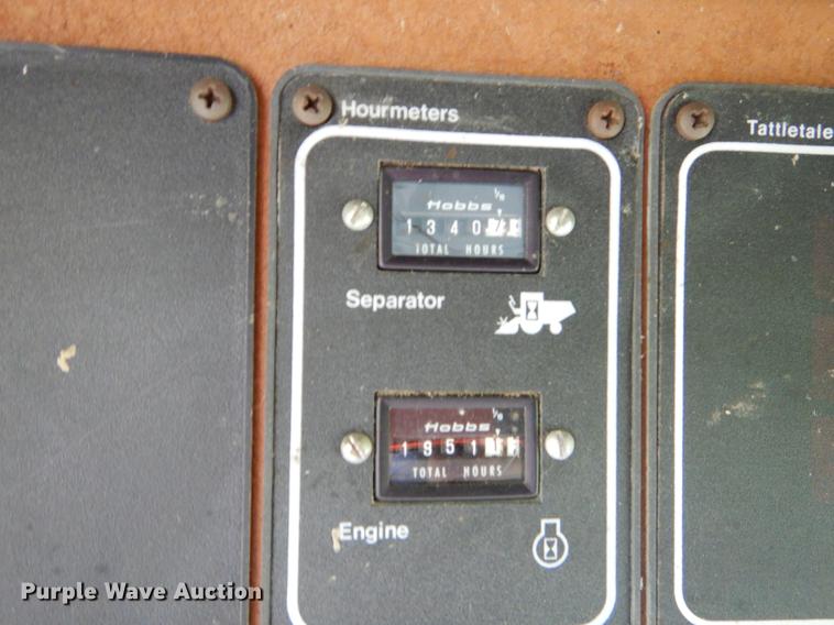 image for item FH9335 1982 Gleaner F2 combine