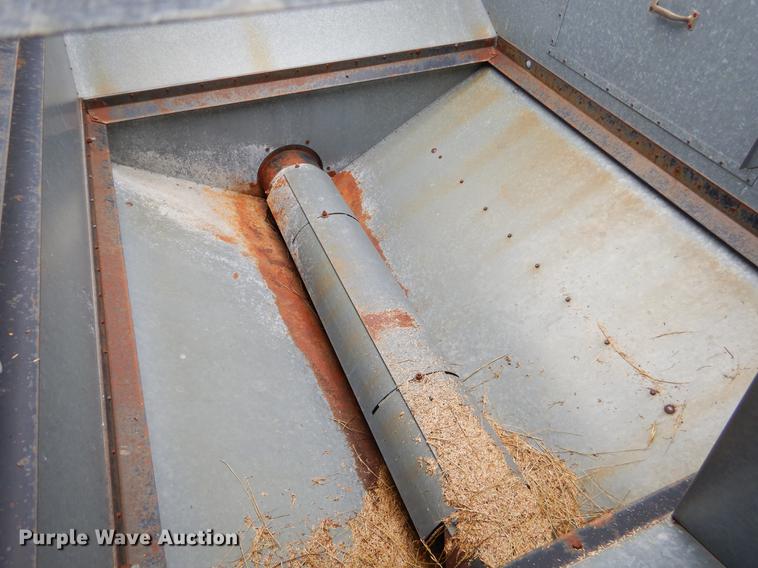 image for item FH9335 1982 Gleaner F2 combine