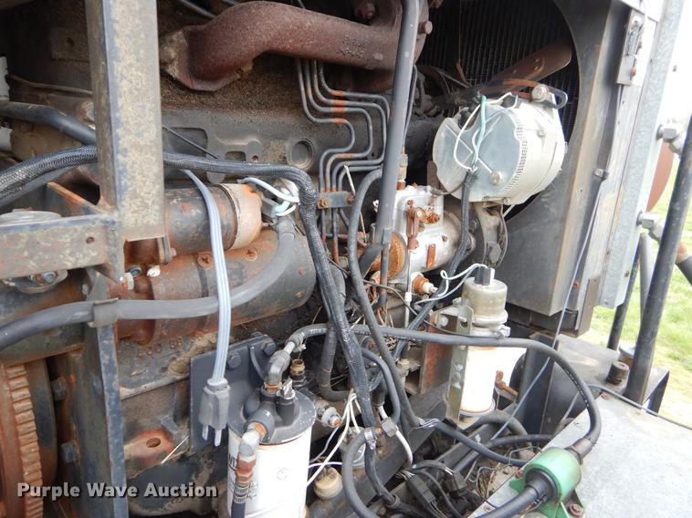 image for item FH9335 1982 Gleaner F2 combine