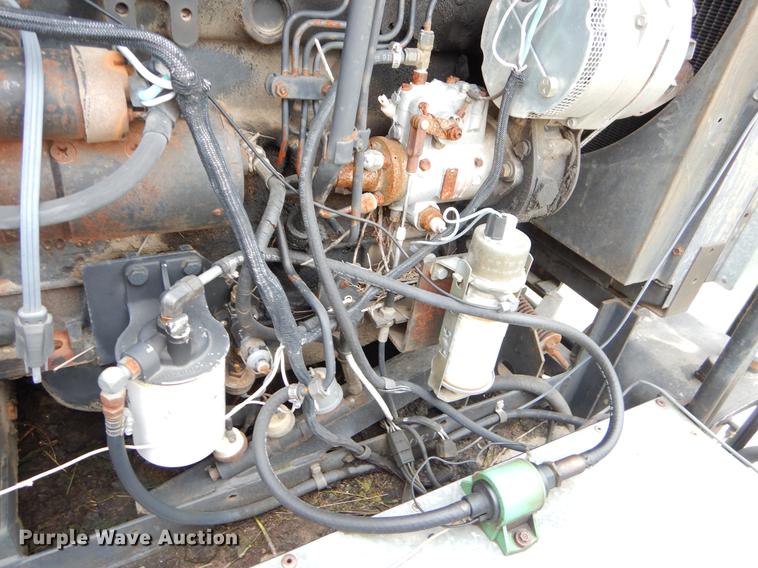 image for item FH9335 1982 Gleaner F2 combine