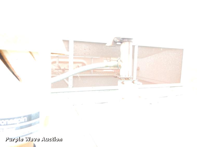 image for item FH9335 1982 Gleaner F2 combine