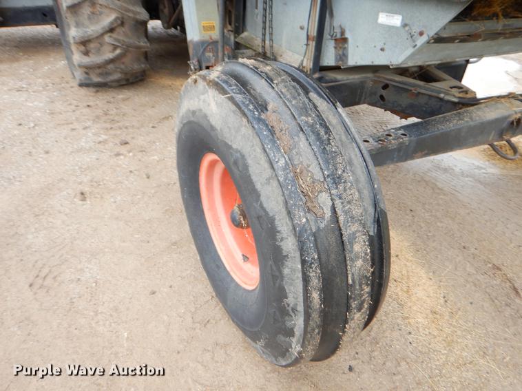 image for item FH9335 1982 Gleaner F2 combine