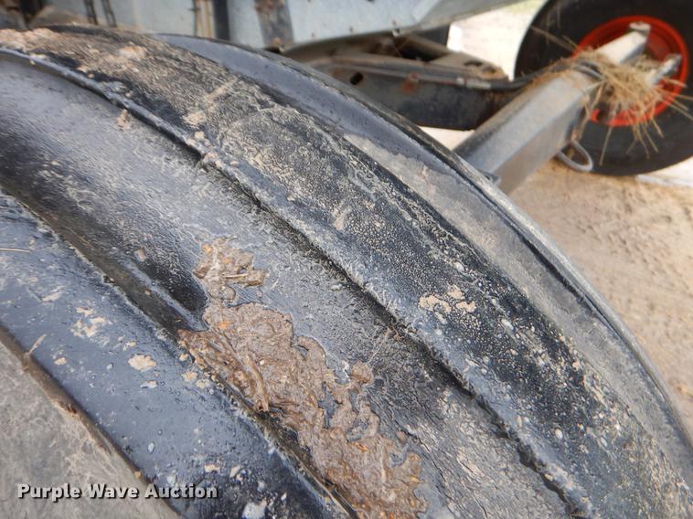 image for item FH9335 1982 Gleaner F2 combine