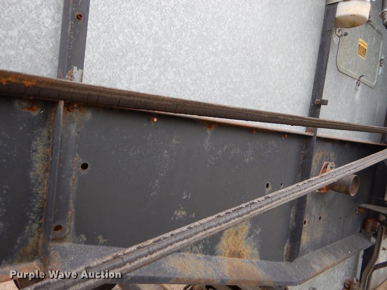 image for item FH9335 1982 Gleaner F2 combine