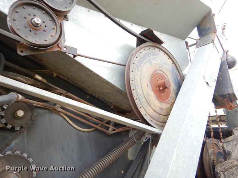 image for item FH9335 1982 Gleaner F2 combine