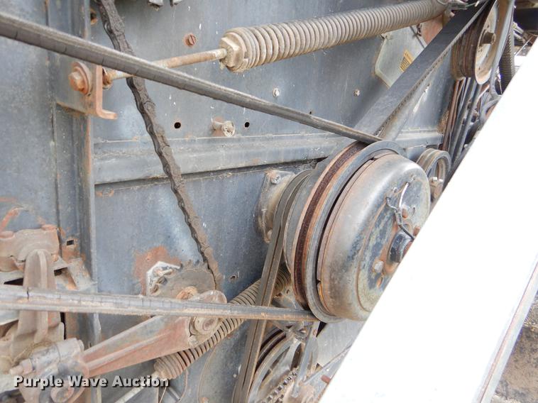 image for item FH9335 1982 Gleaner F2 combine