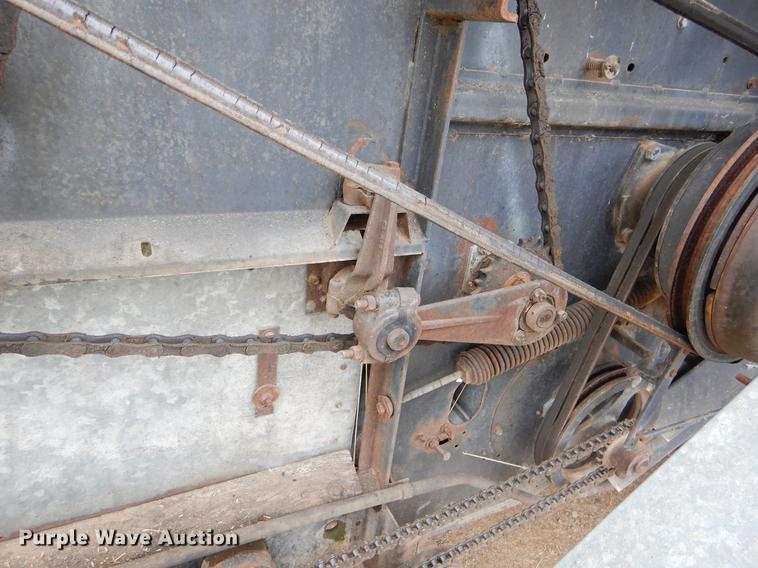 image for item FH9335 1982 Gleaner F2 combine