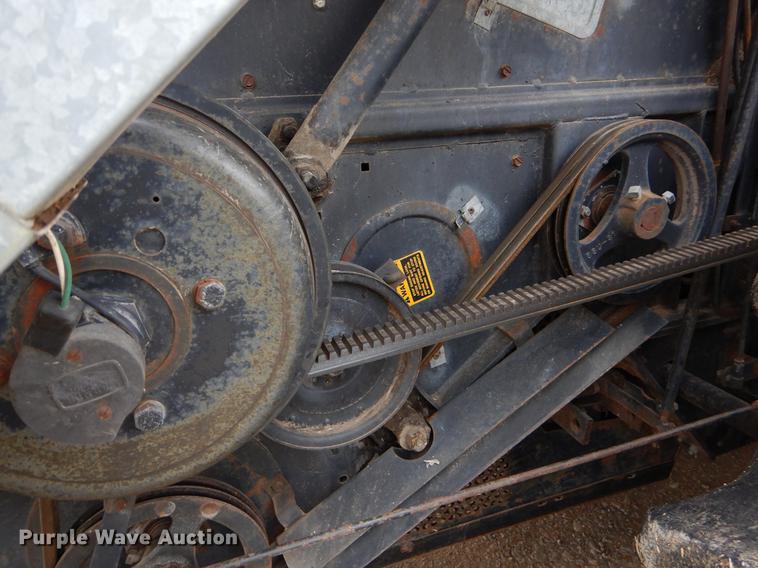 image for item FH9335 1982 Gleaner F2 combine