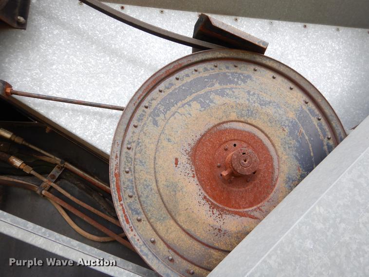 image for item FH9335 1982 Gleaner F2 combine