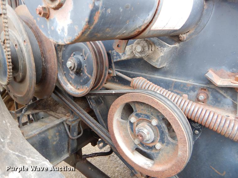 image for item FH9335 1982 Gleaner F2 combine