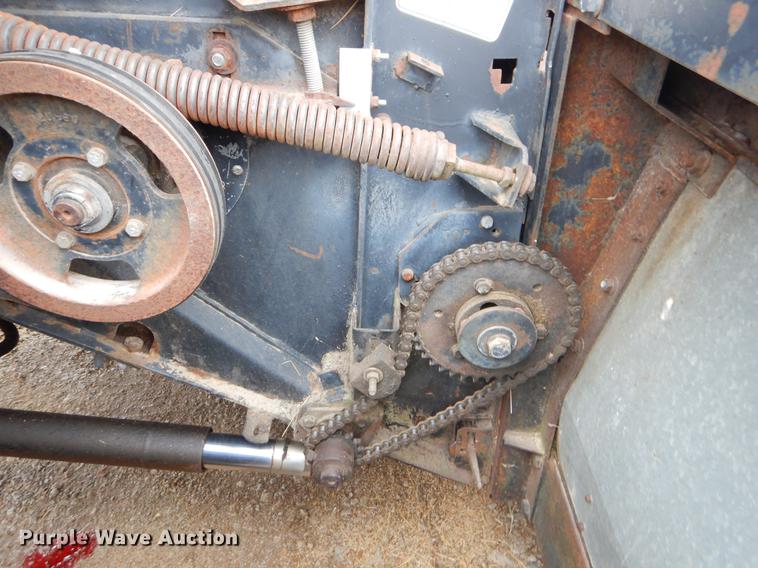 image for item FH9335 1982 Gleaner F2 combine