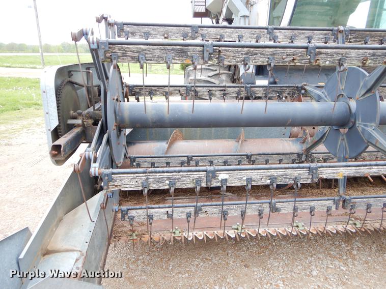 image for item FH9335 1982 Gleaner F2 combine