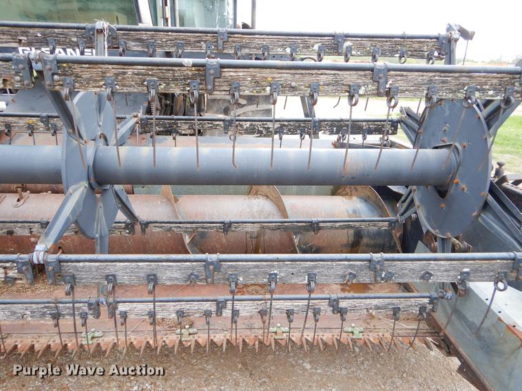 image for item FH9335 1982 Gleaner F2 combine